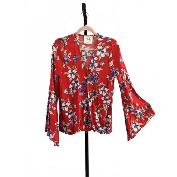 NWOT Stunning Red Floral Blouse by Fantastic Fawn - Size M - Picture 1 of 6